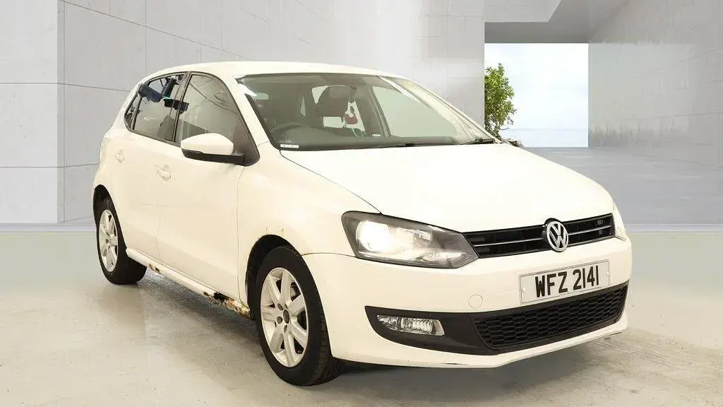 Used VW Polo Match 60 HP (44 kW) 2012 White Hatchback