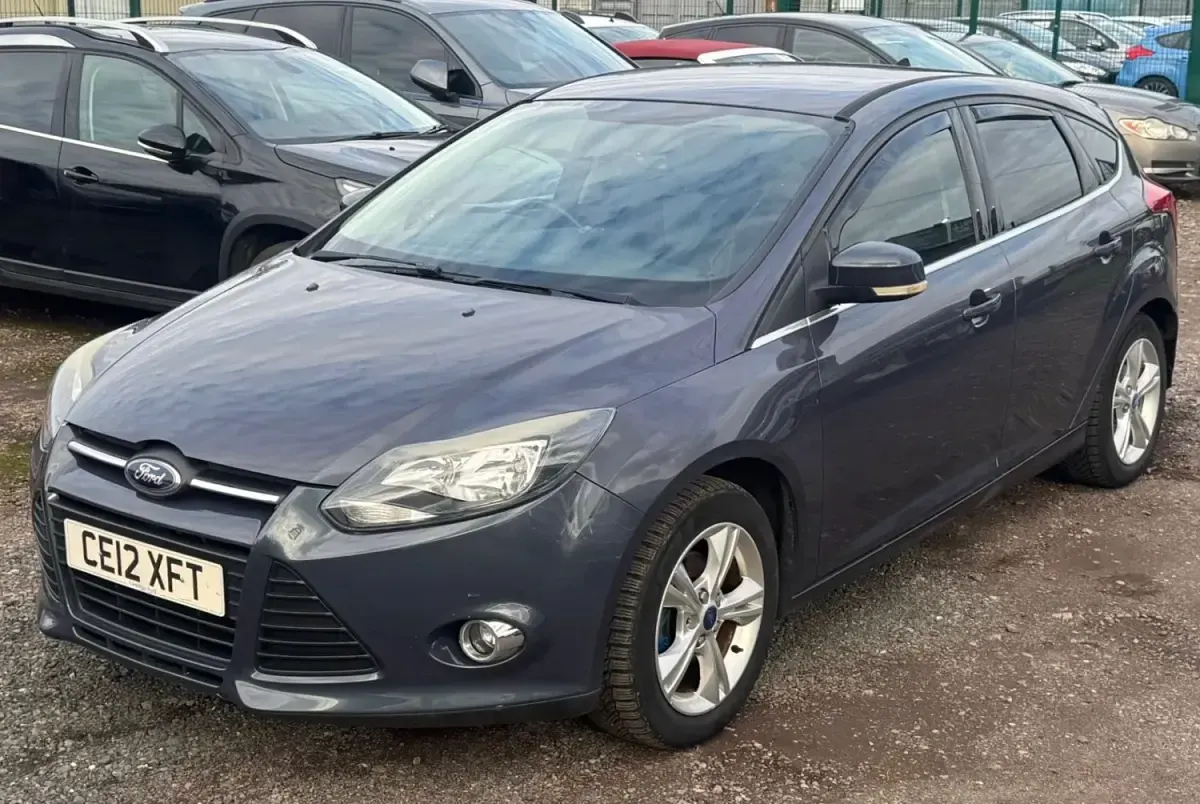 Używany Ford Focus Zetec 2012 Szary Hatchback