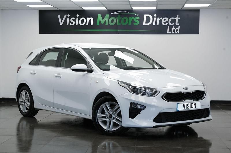 White Used 2019 Kia Ceed Hatchback | £5,480 (Fair price) - Image 1/3
