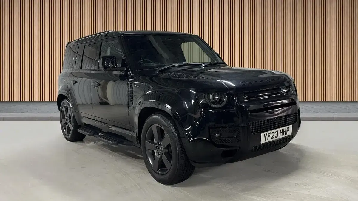 Used Land Rover Defender HSE Dynamic 300 HP (220 kW) 2023 SUV