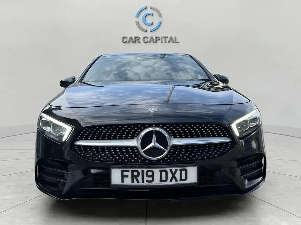 Used Mercedes A180 AMG Line Premium 136 HP (100 kW) 2019 Black Hatchback