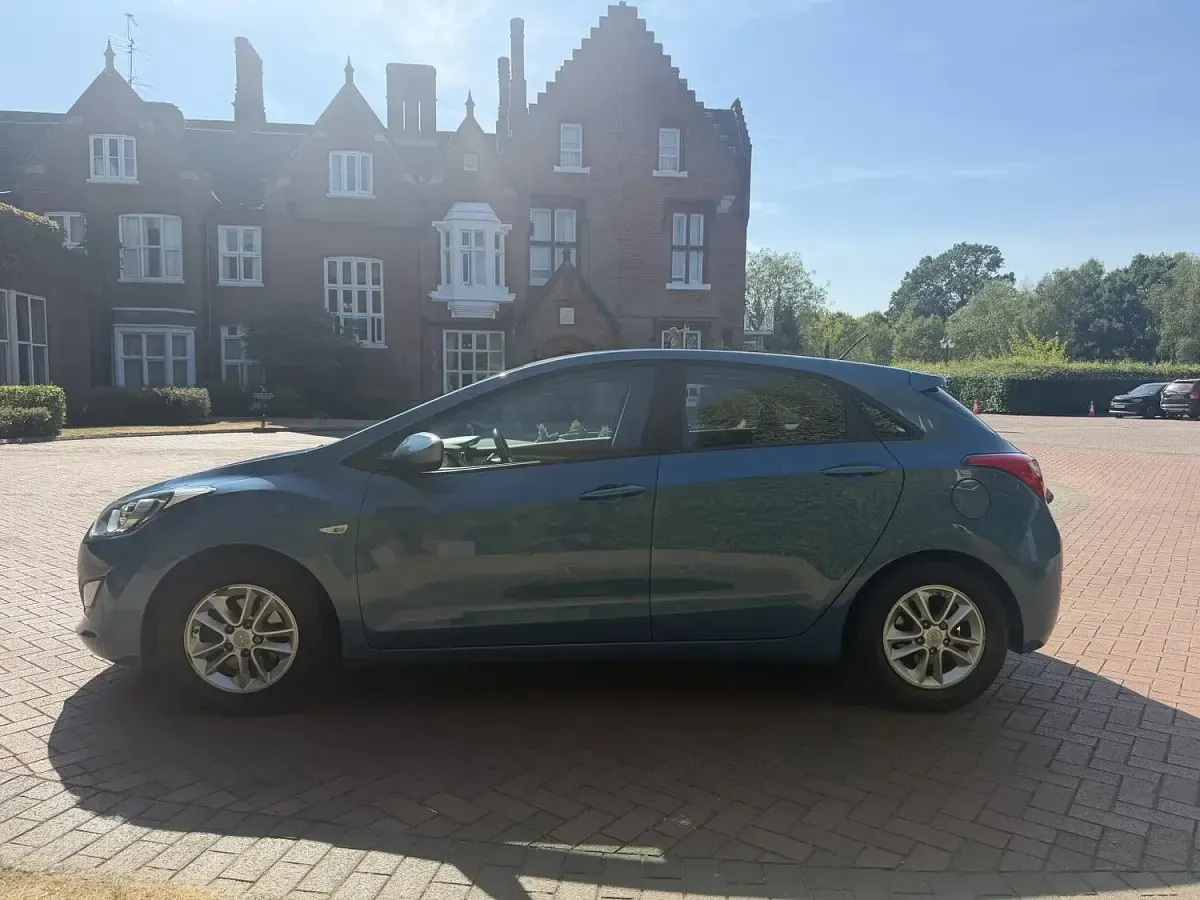 Used Hyundai i30 Active 100 HP (73 kW) 2014 Blue Hatchback