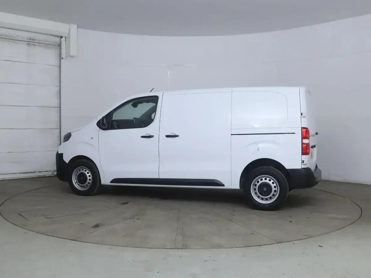 Used Citroën Dispatch 118 HP (86 kW) 2025 White MPV