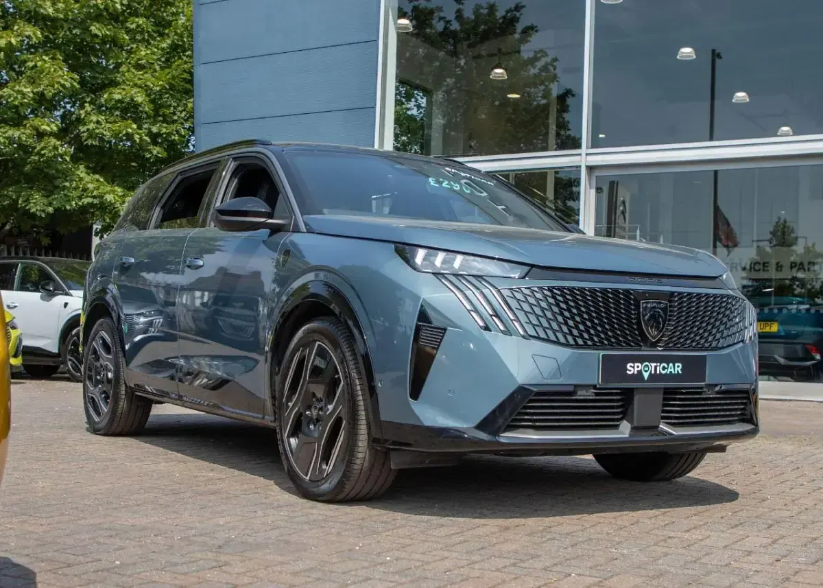 Used Peugeot 5008 GT 152 kW (207 HP) 2024 Blue SUV