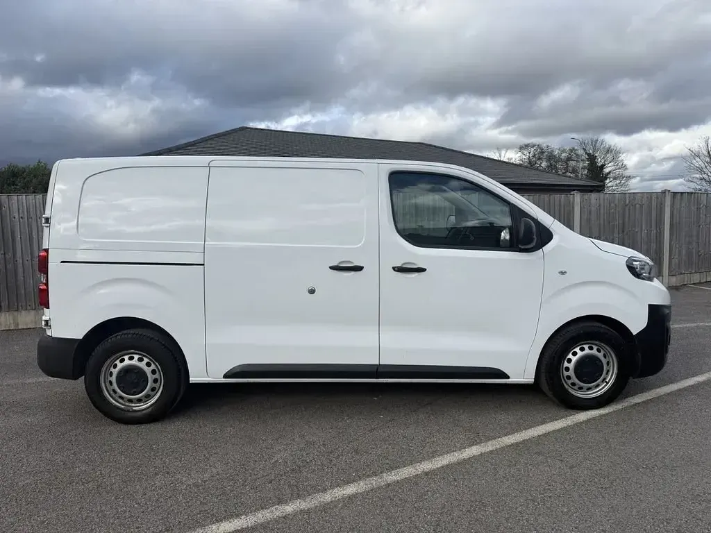 Gebraucht Peugeot Expert 2021 Weiß Van