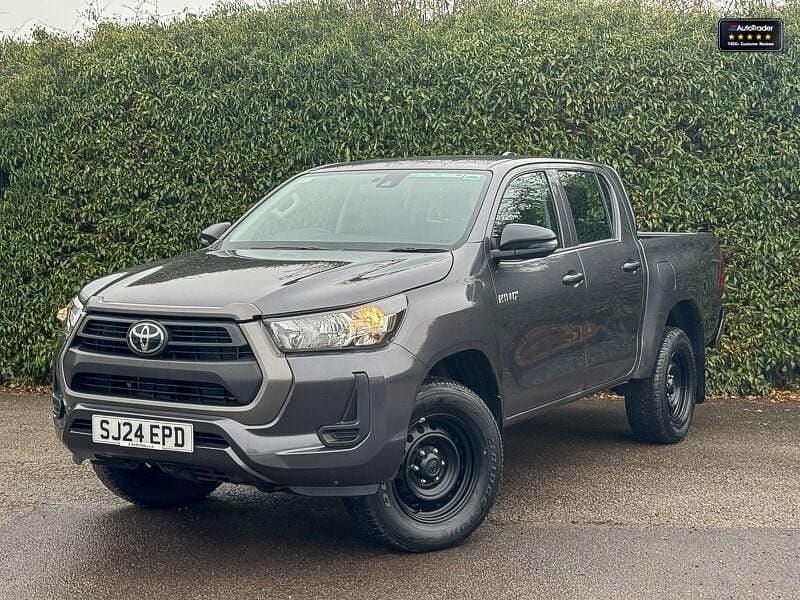 Used Toyota HiLux Active 150 HP (110 kW) 2024 Grey Pickup