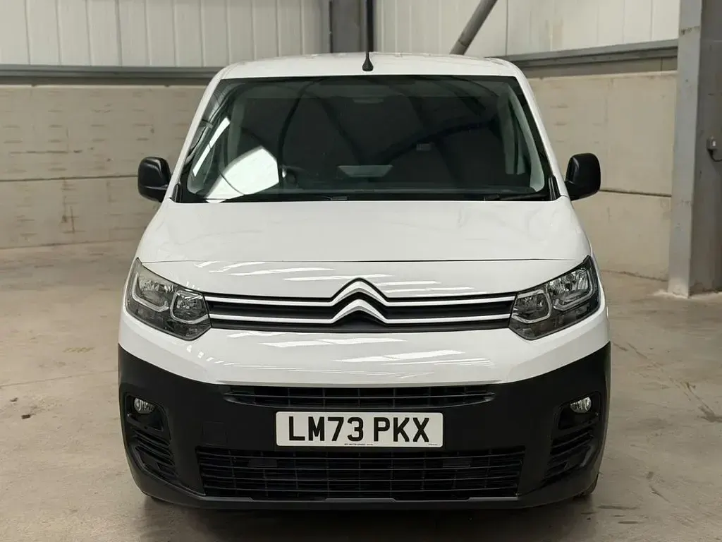 Used Citroën Berlingo 100 HP (73 kW) 2023 White MPV