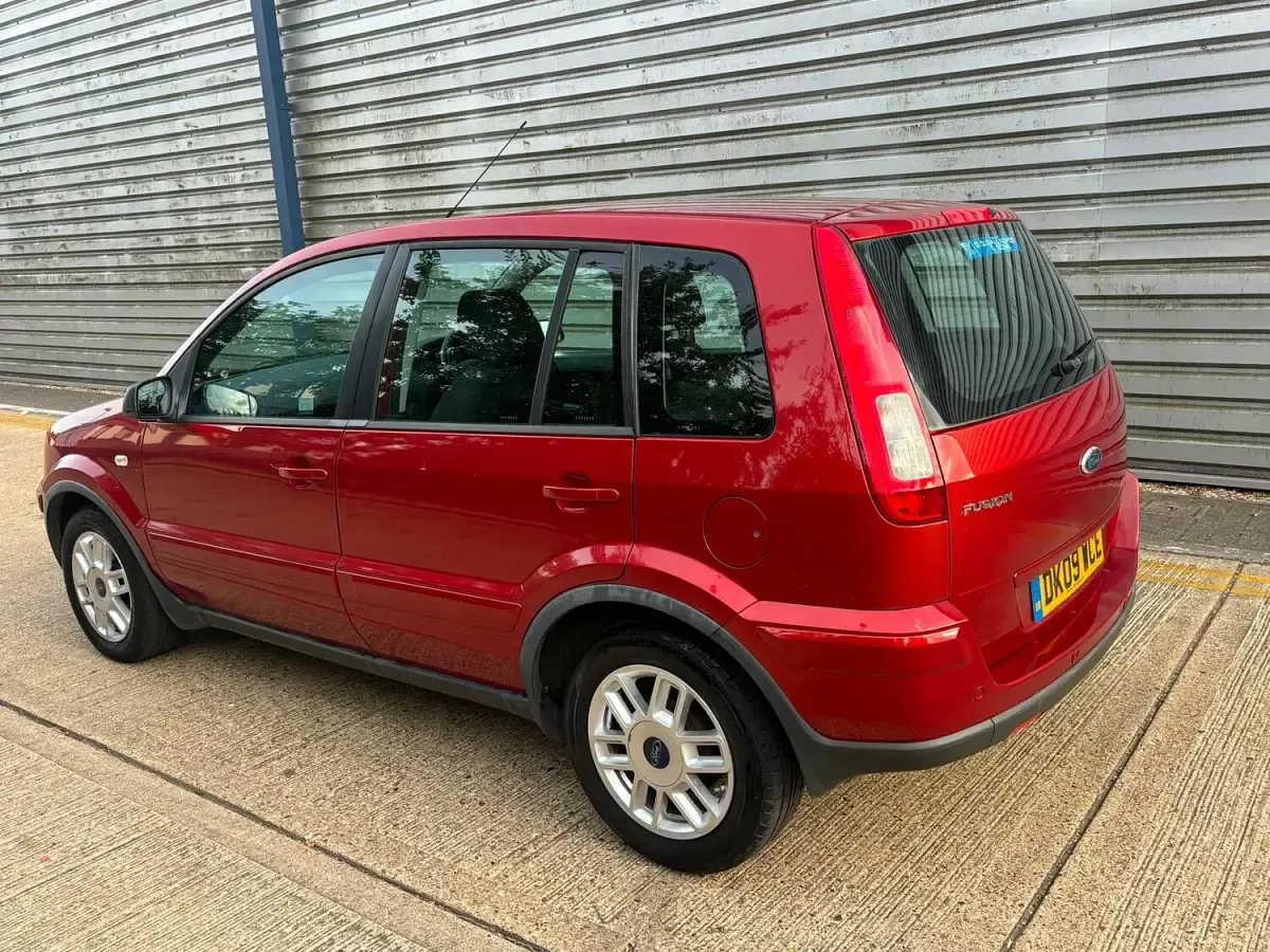 Used Ford Fusion Zetec 2009 Red Hatchback
