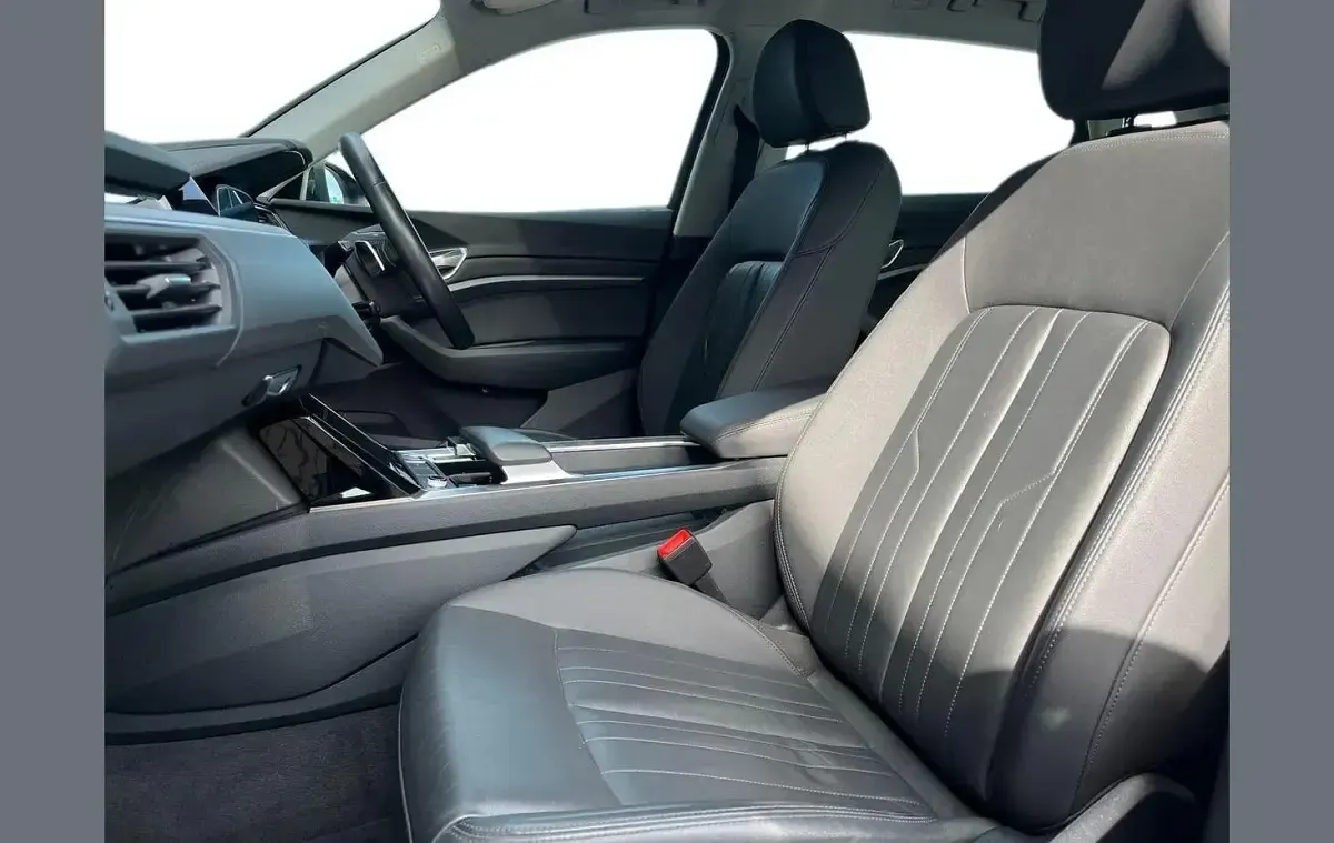 Usado Audi e-tron Advanced 300 kW (408 HP) 2020 Preto SUV