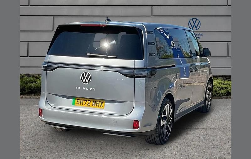 Usado VW ID. Buzz Pro 147 kW (200 CV) 2022 Plateado Monovolumen