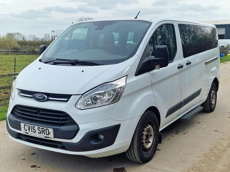 Used Ford Tourneo Zetec 125 HP (91 kW) 2015 White MPV