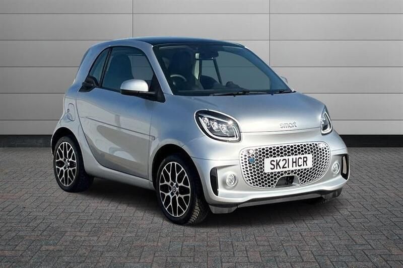 Cool silver Used 2021 Smart ForTwo Electric Drive Exclusive Coupe | £10,398 (Fair price) - Image 1/4