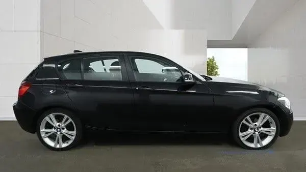 Used BMW 118 Sport Line 2012 Black Hatchback