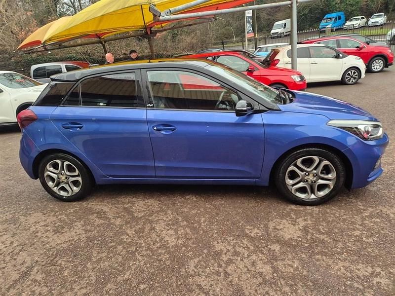 Used Hyundai i20 84 HP (61 kW) 2019 Blue Hatchback