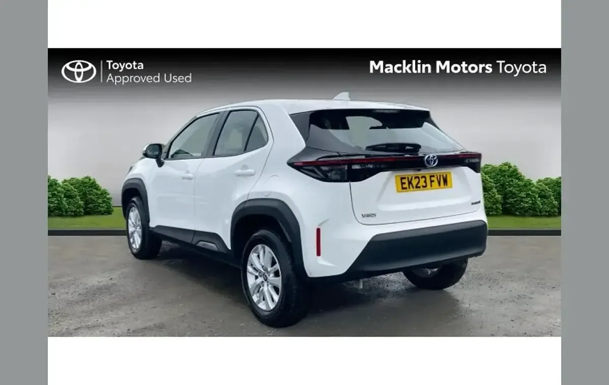 Used Toyota Yaris Cross 116 HP (85 kW) 2023 White SUV