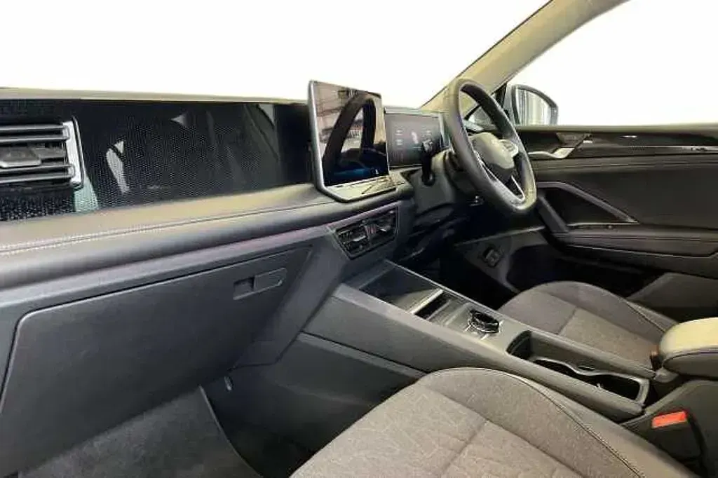 Second-hand VW Tiguan Match 204 CP (150 kW) 2025 Argintiu SUV