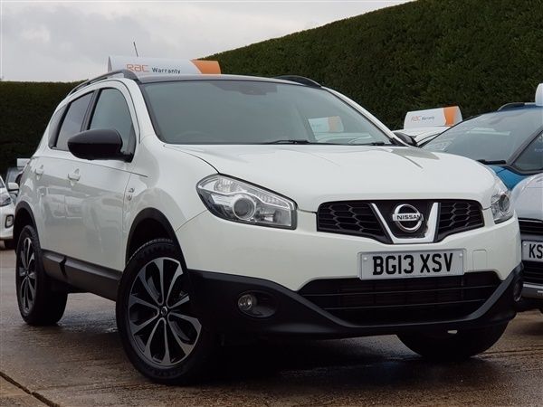 White Used 2013 Nissan Qashqai 360º SUV | £7,495 (Expensive) - Image 1/1