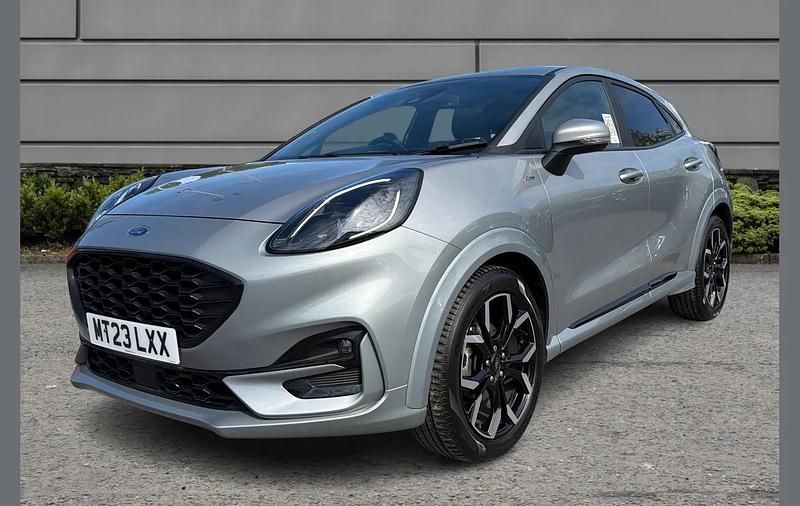 Usado Ford Puma ST-Line X 123 HP (90 kW) 2023 Prateado SUV