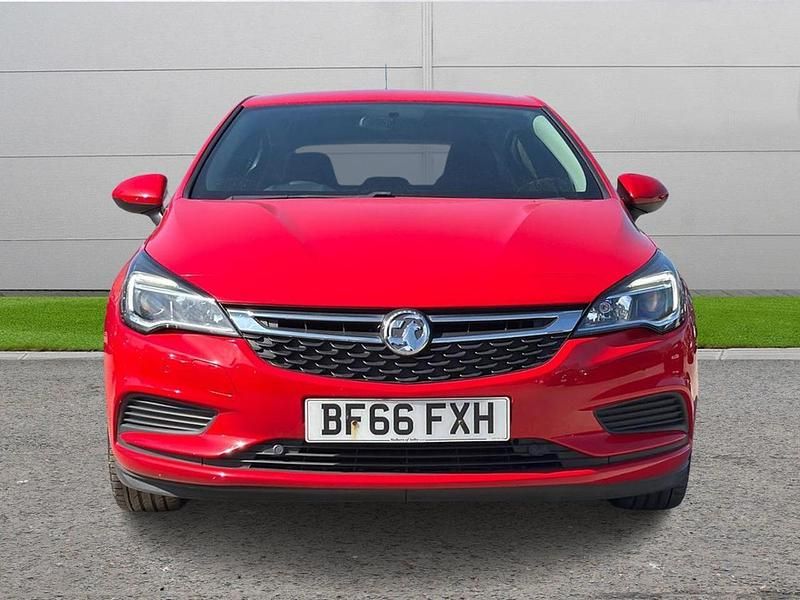 Second-hand Vauxhall Astra Design Edition 104 CP (76 kW) 2016 Roșu Hatchback