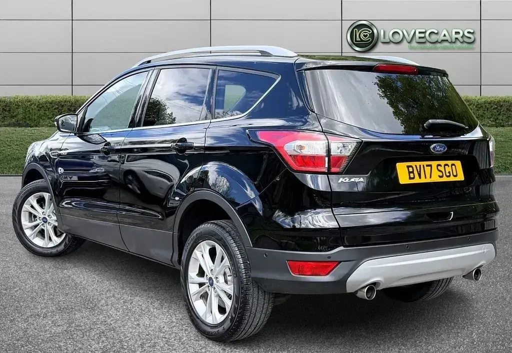 Usado Ford Kuga Titanium 150 CV (110 kW) 2017 Negro SUV