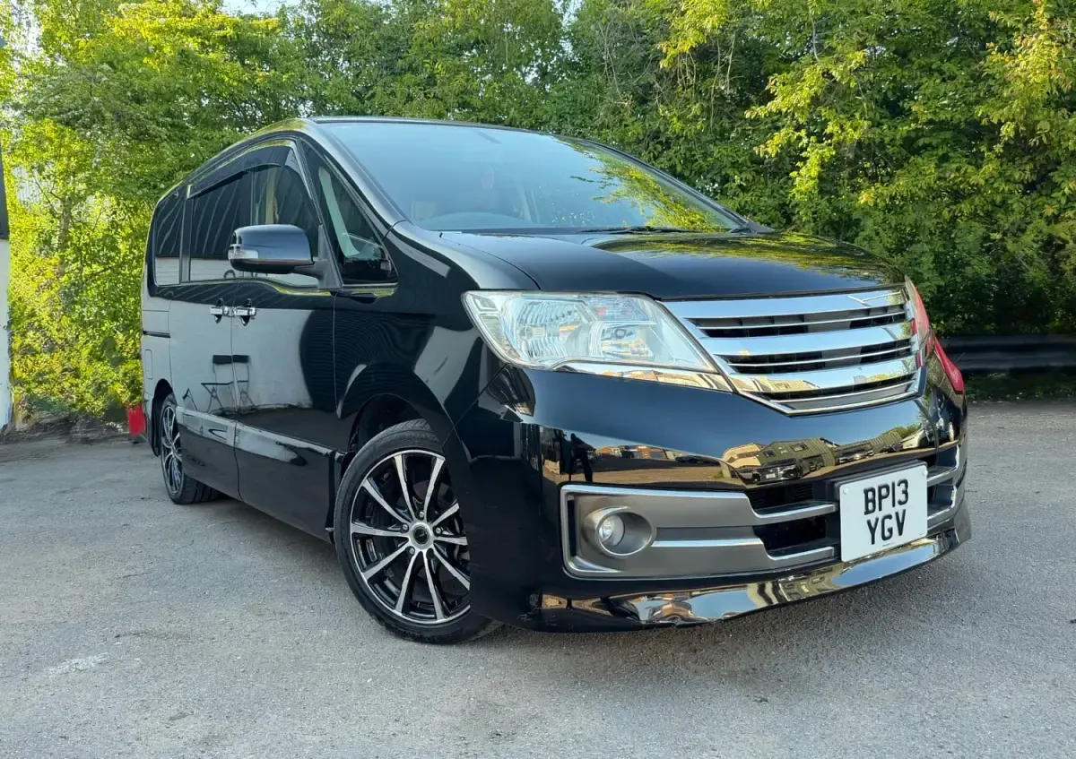 Begagnad Nissan Serena S 2026 Svart Minibuss