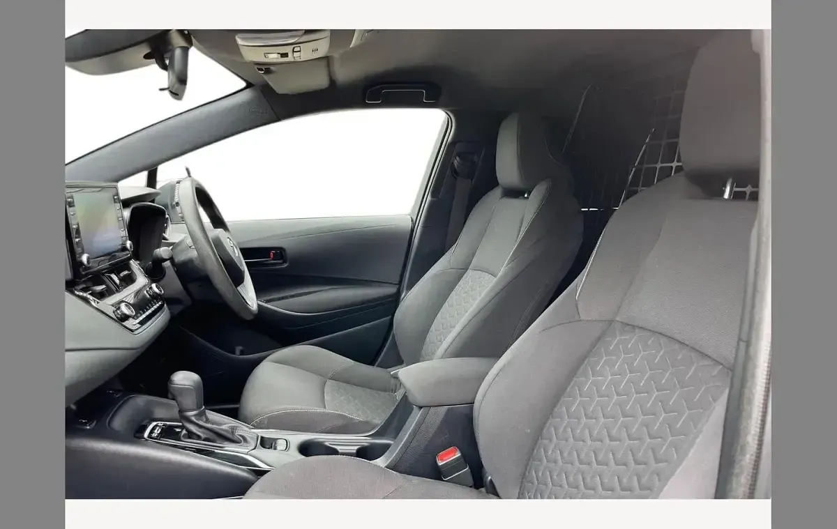 Used Toyota Corolla 140 HP (102 kW) 2023 Silver