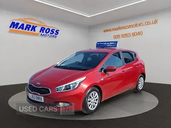 Used Kia Ceed 128 HP (94 kW) 2013 Red Hatchback