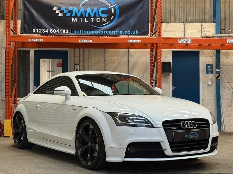 Usado Audi TT Black Edition 170 HP (125 kW) 2012 Branco Coupé