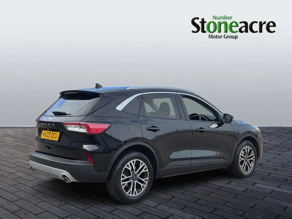 Second-hand Ford Kuga Titanium 150 CP (110 kW) 2023 Negru SUV