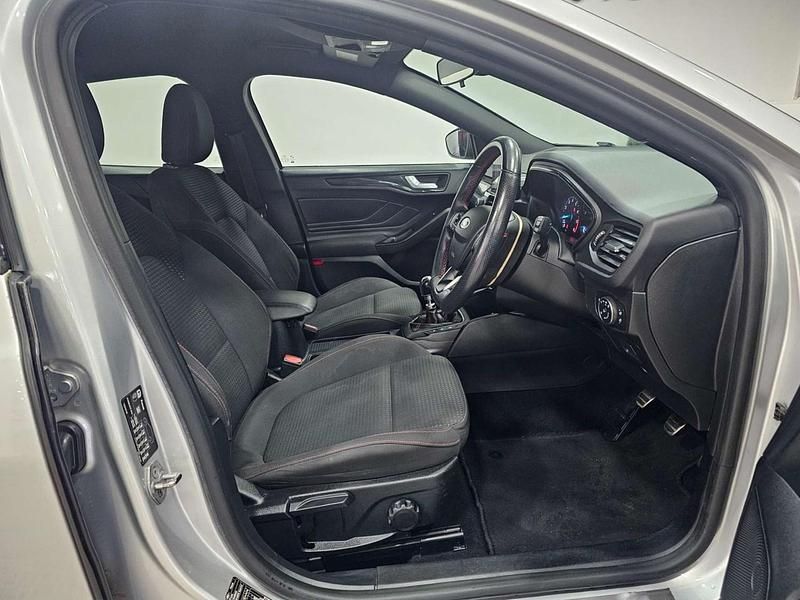 Used Ford Focus ST-Line 125 HP (91 kW) 2020 Silver Hatchback