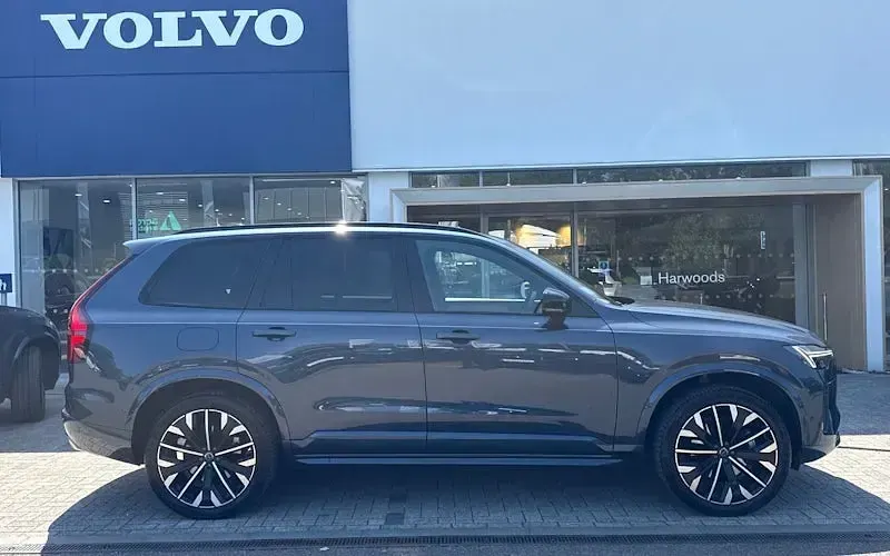 Used Volvo XC90 Plus 250 HP (183 kW) 2025 SUV