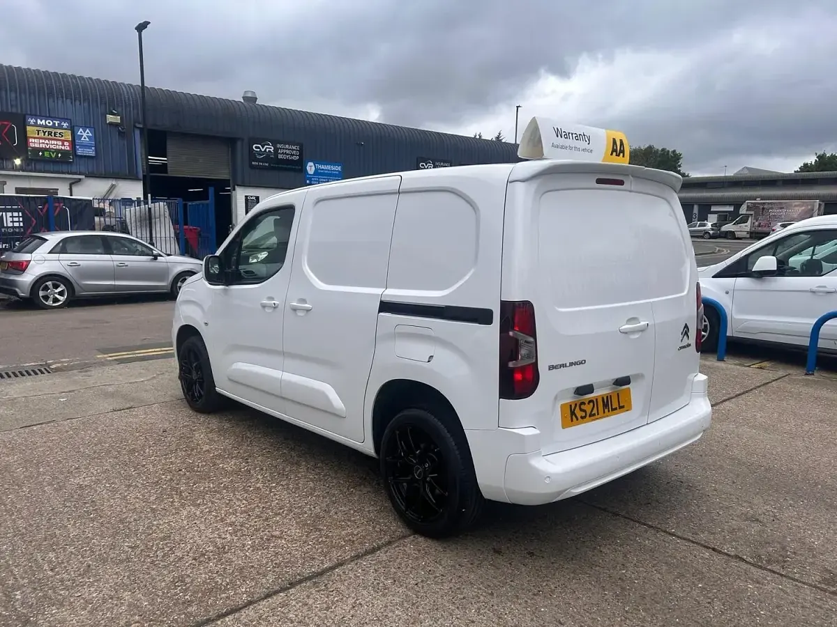 Used Citroën Berlingo 100 HP (73 kW) 2021 White MPV
