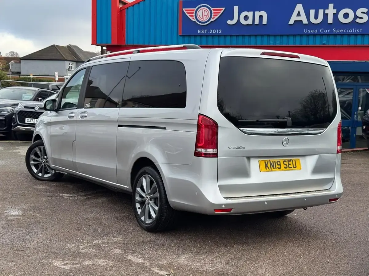 Used Mercedes V220 163 HP (119 kW) 2019 Silver MPV