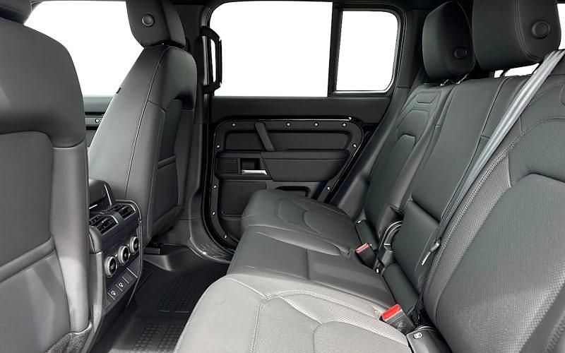 Used Land Rover Defender HSE 300 HP (220 kW) 2024 SUV