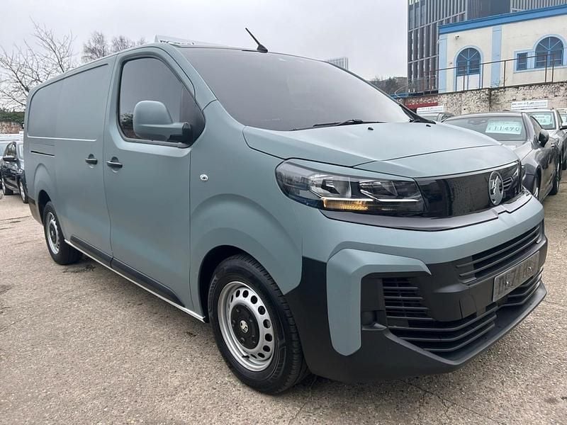 Used Vauxhall Vivaro 2024 White MPV