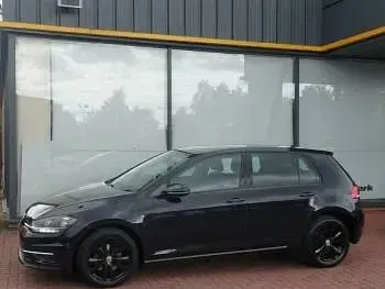 Used VW Golf VII SE 110 HP (80 kW) 2017 Black Hatchback