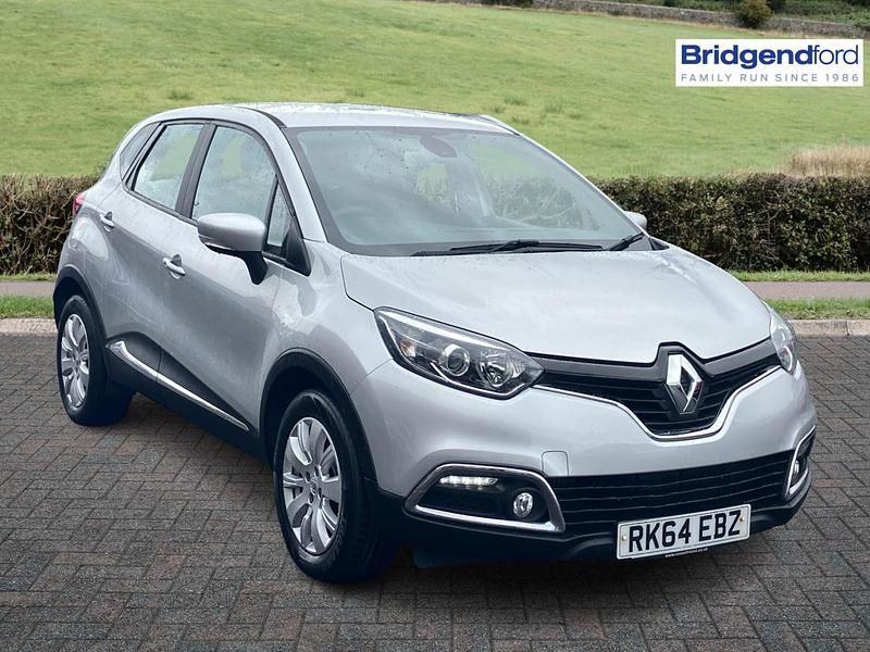 Silver Used 2014 Renault Captur Expression+ SUV | £4,850 (Fair price) - Image 1/4