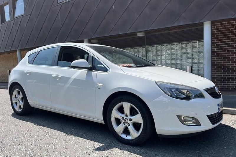 White Used 2012 Vauxhall Astra SRi Hatchback | £1,495 (Super price) - Image 1/1