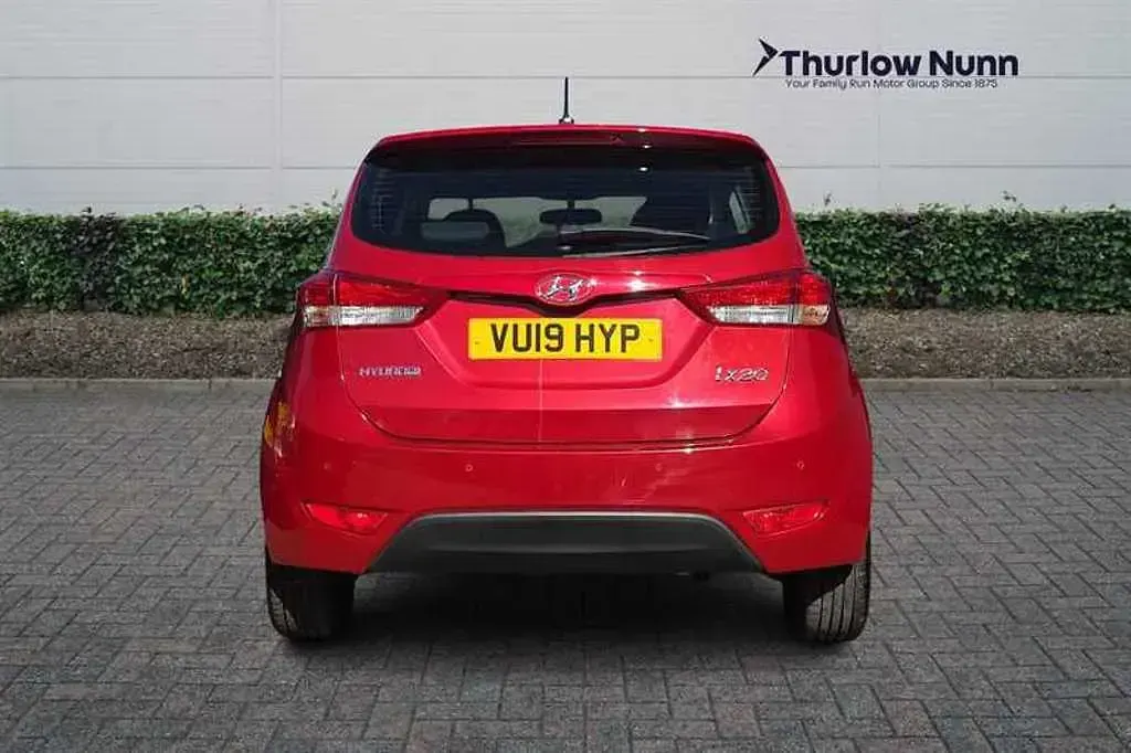 Used Hyundai ix20 SE 125 HP (91 kW) 2019 Red Hatchback