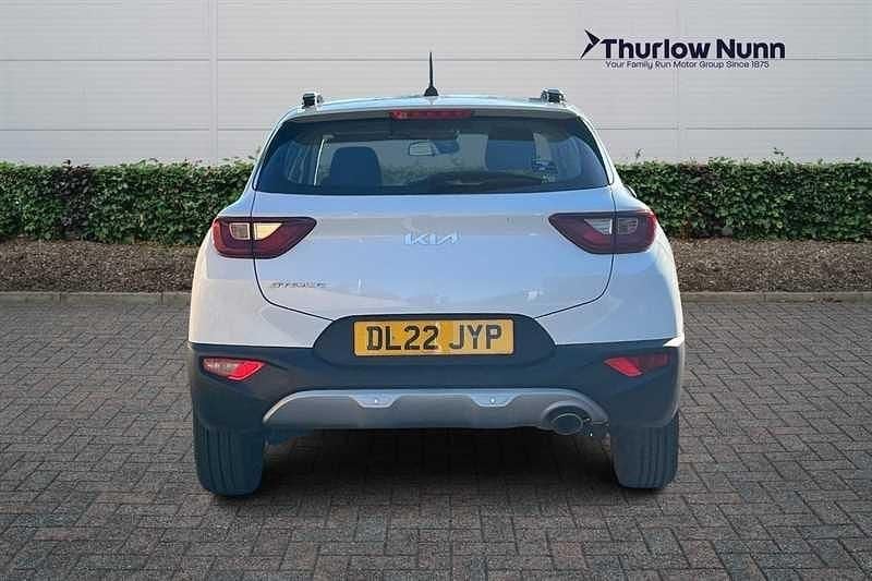 Used Kia Stonic 99 HP (72 kW) 2022 White SUV