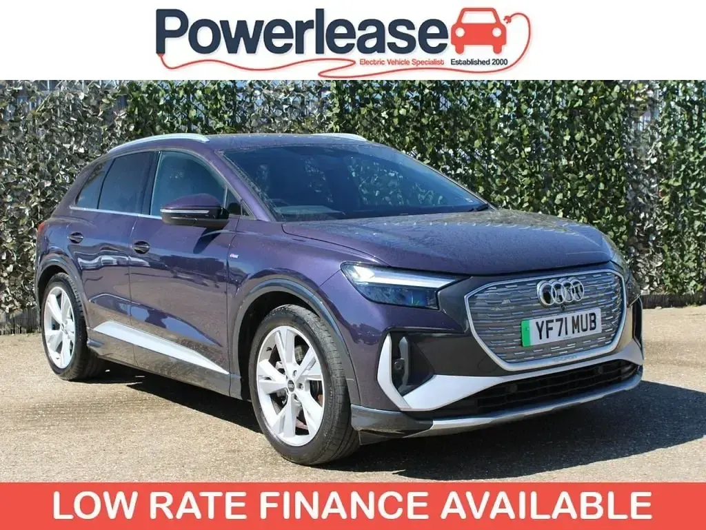 Usado Audi Q4 e-tron S-Line 150 kW (204 HP) 2022 Roxo SUV