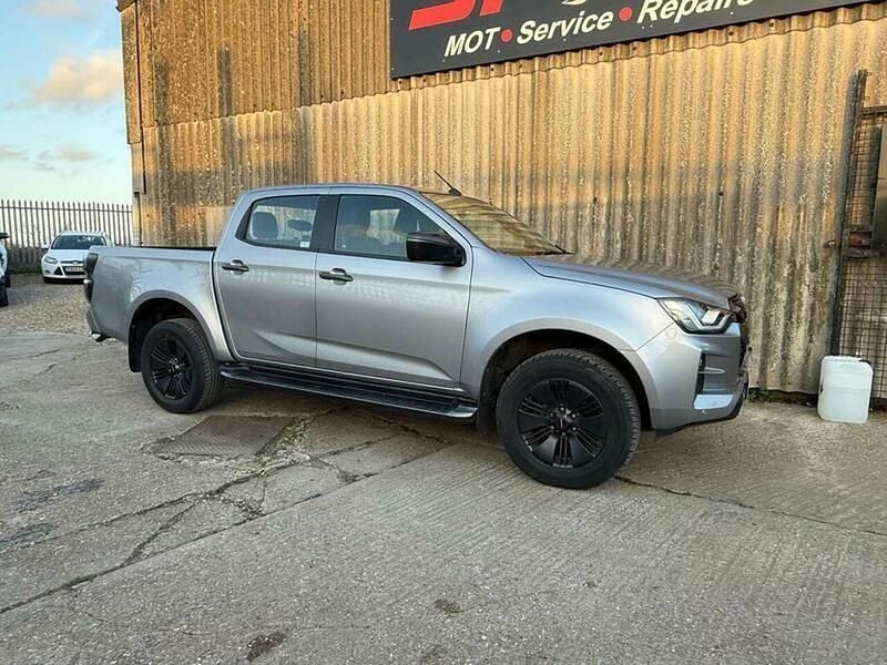 Used Isuzu D-Max 163 HP (119 kW) 2022 Silver Pickup
