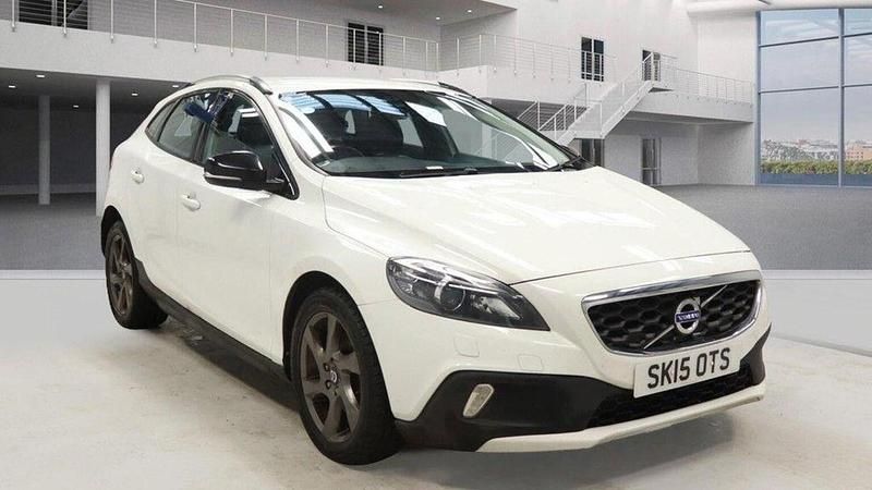 White Used 2015 Volvo V40 CC Estate | £6,495 (Fair price) - Image 1/3