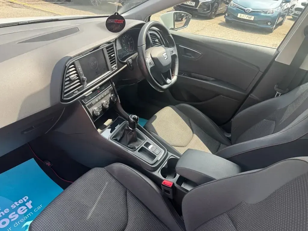 Used Seat Leon FR 125 HP (91 kW) 2018 White Hatchback