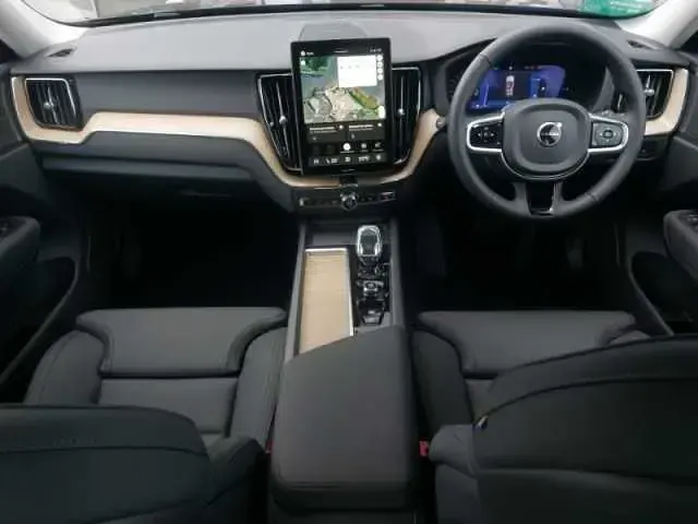 New Volvo XC60 Plus 345 HP (253 kW) 2026 SUV