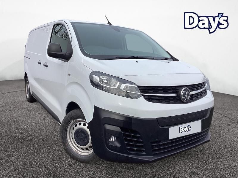 Used Vauxhall Vivaro 100 kW (136 HP) 2022 White MPV