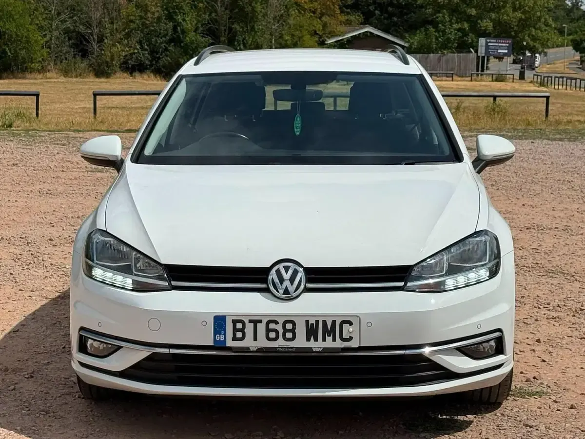 Used VW Golf VII SE 2019 White Estate