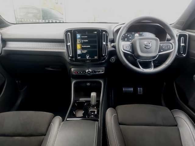 Used Volvo XC40 R-Design 163 HP (119 kW) 2022 Black SUV