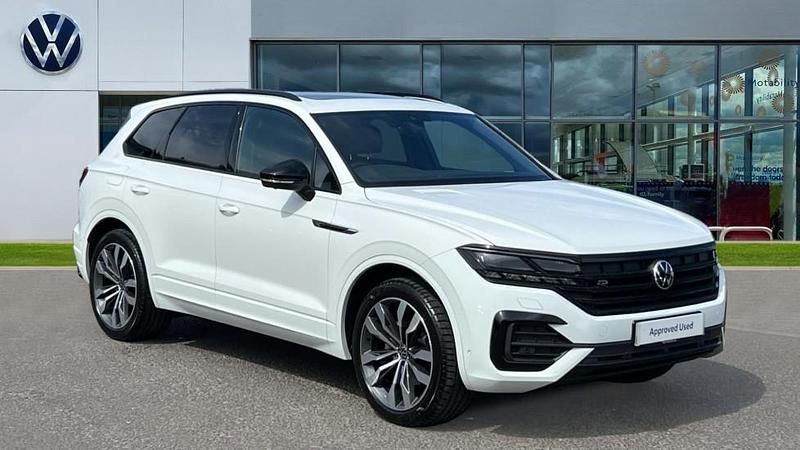 Pure white Used 2023 VW Touareg Black Edition SUV | £46,291 (Fair price) - Image 1/4