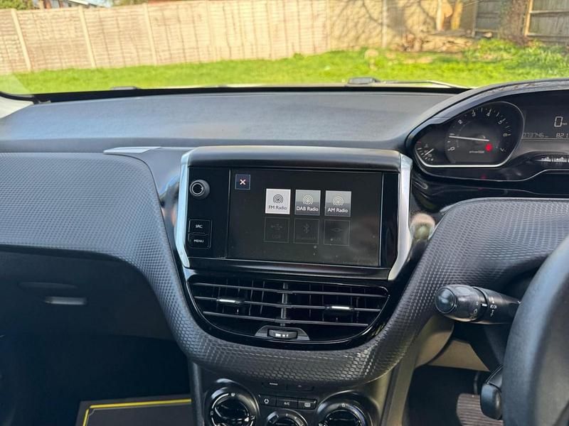 Used Peugeot 2008 Active 2017 White SUV